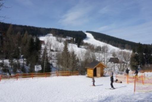 Wiosenne szusowanie na nartach w Harrachovie z 50% rabatem na karnety