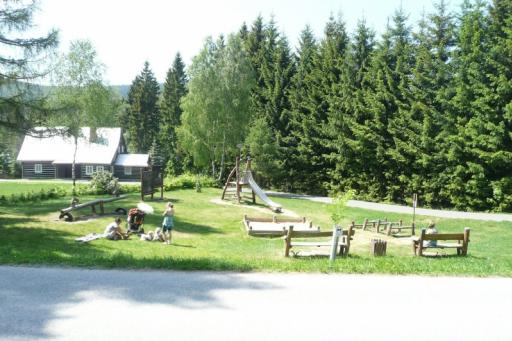 Kinderspielplatz an Bobbahn